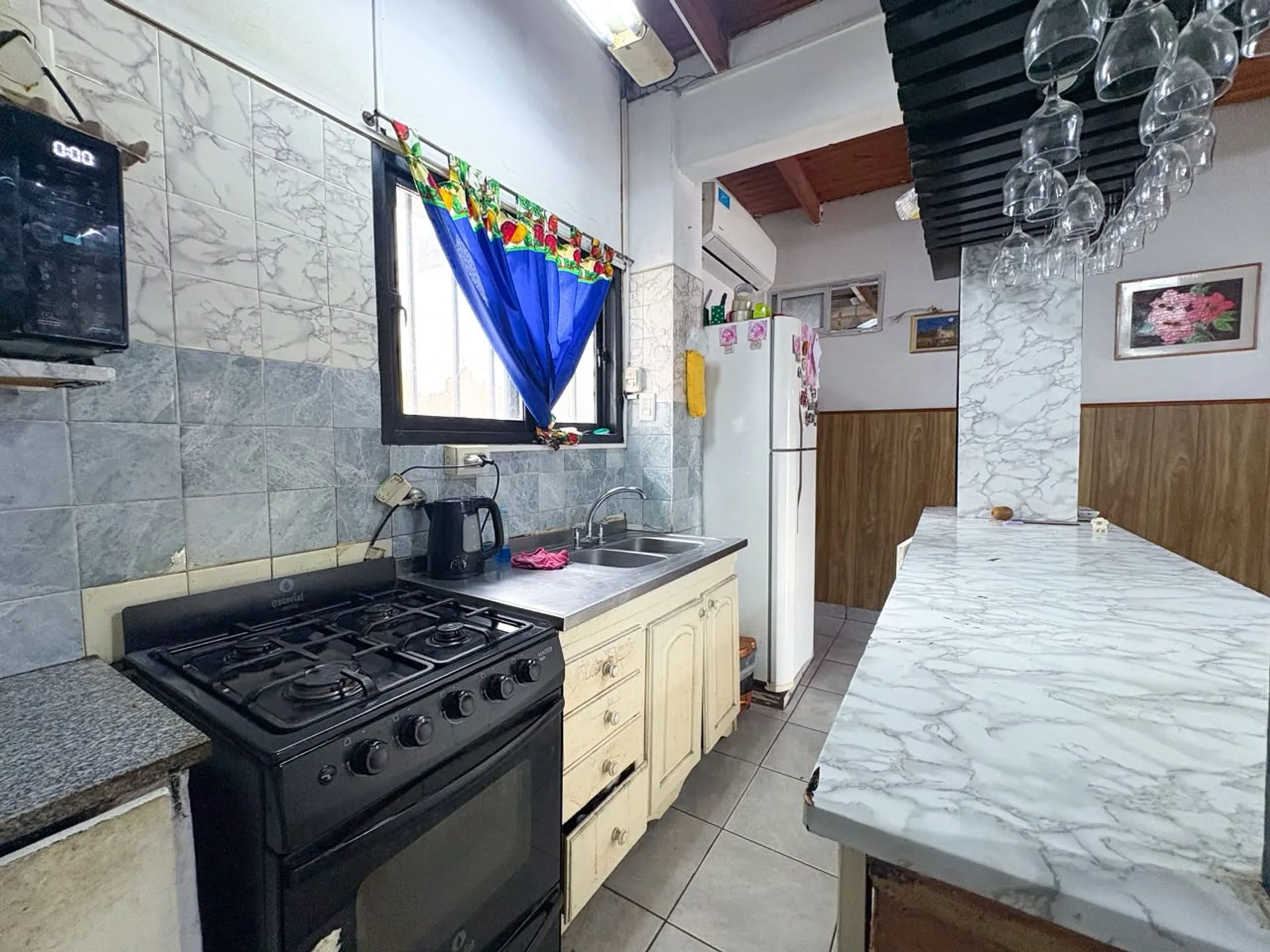 CASA EN VENTA 3 DORMITORIOS COCHERA - ECHESORTU foto 4