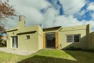 EXCELENTE unidad a estrenar tipo Ph de 55m2 sobre terreno de 260m2 U$S 65.000 foto 5