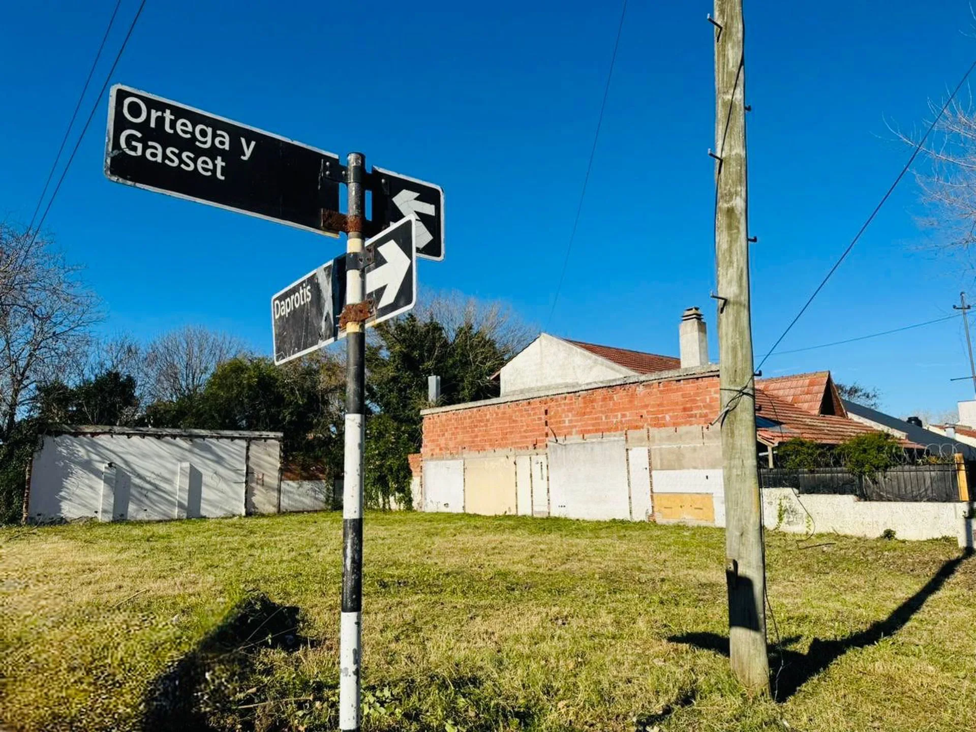 VENTA LOTE DE 328 M EN ORTEGA Y GASSET Y DAPROTIS foto 3