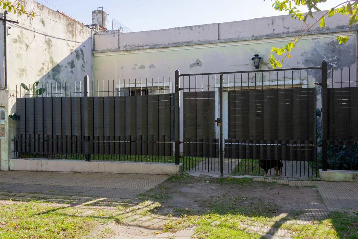 VENTA CASA 5 AMBIENTES EN MORON foto 3