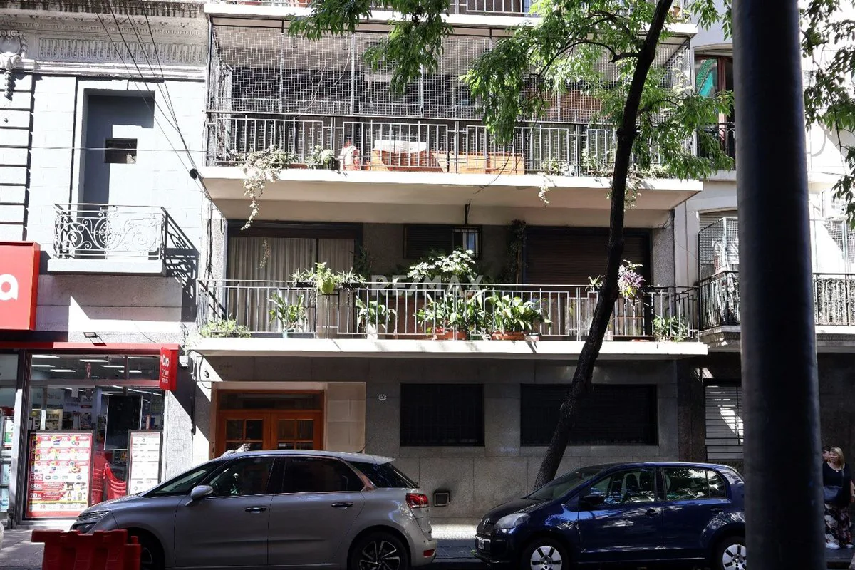 VENTA DEPARTAMENTO 4 AMBIENTES EN BARRIO NORTE foto 2