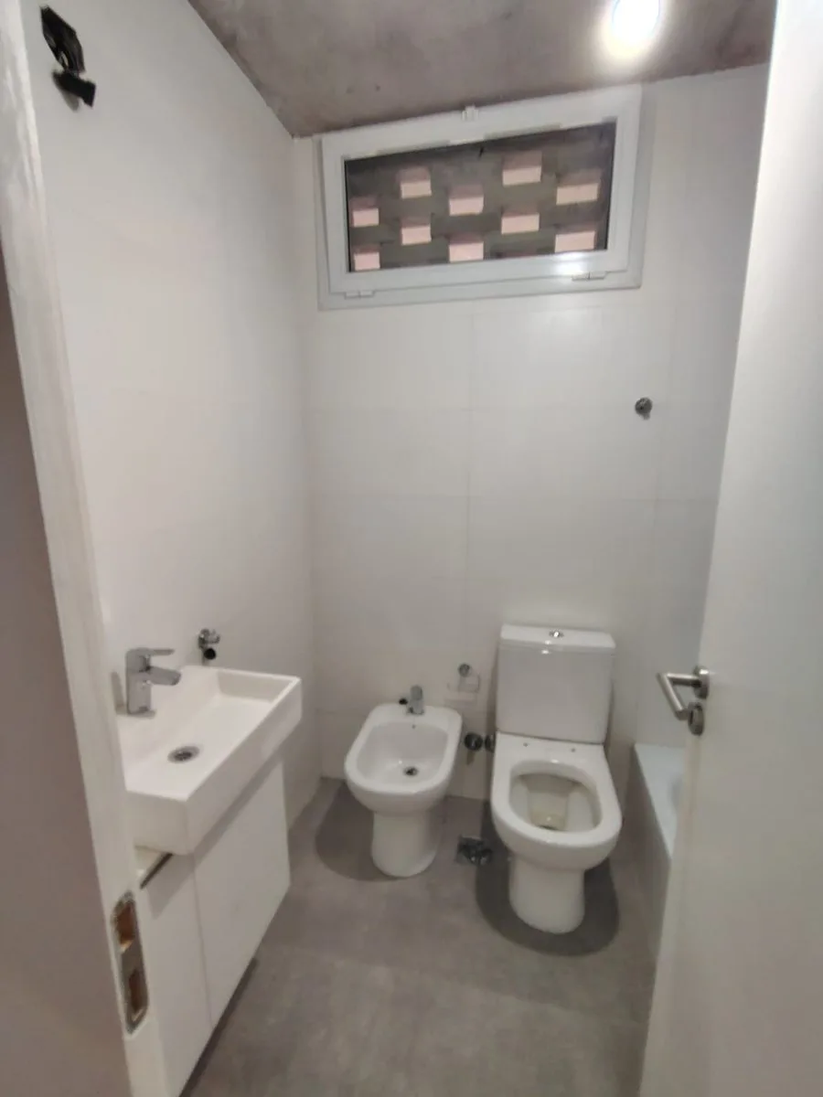 Dpto de 3 ambientes con amplio balcón al frente foto 5