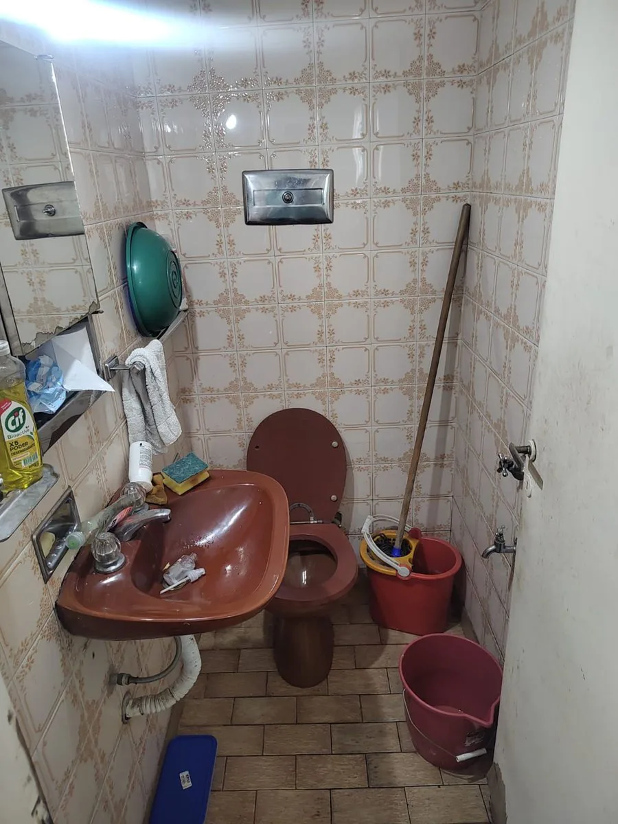 VENTA CASA 4 AMB C/LOCAL, COCHERA Y JARDIN foto 5