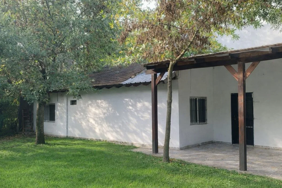 Casa 3 AMB  con Gran Parque y Pileta foto 4