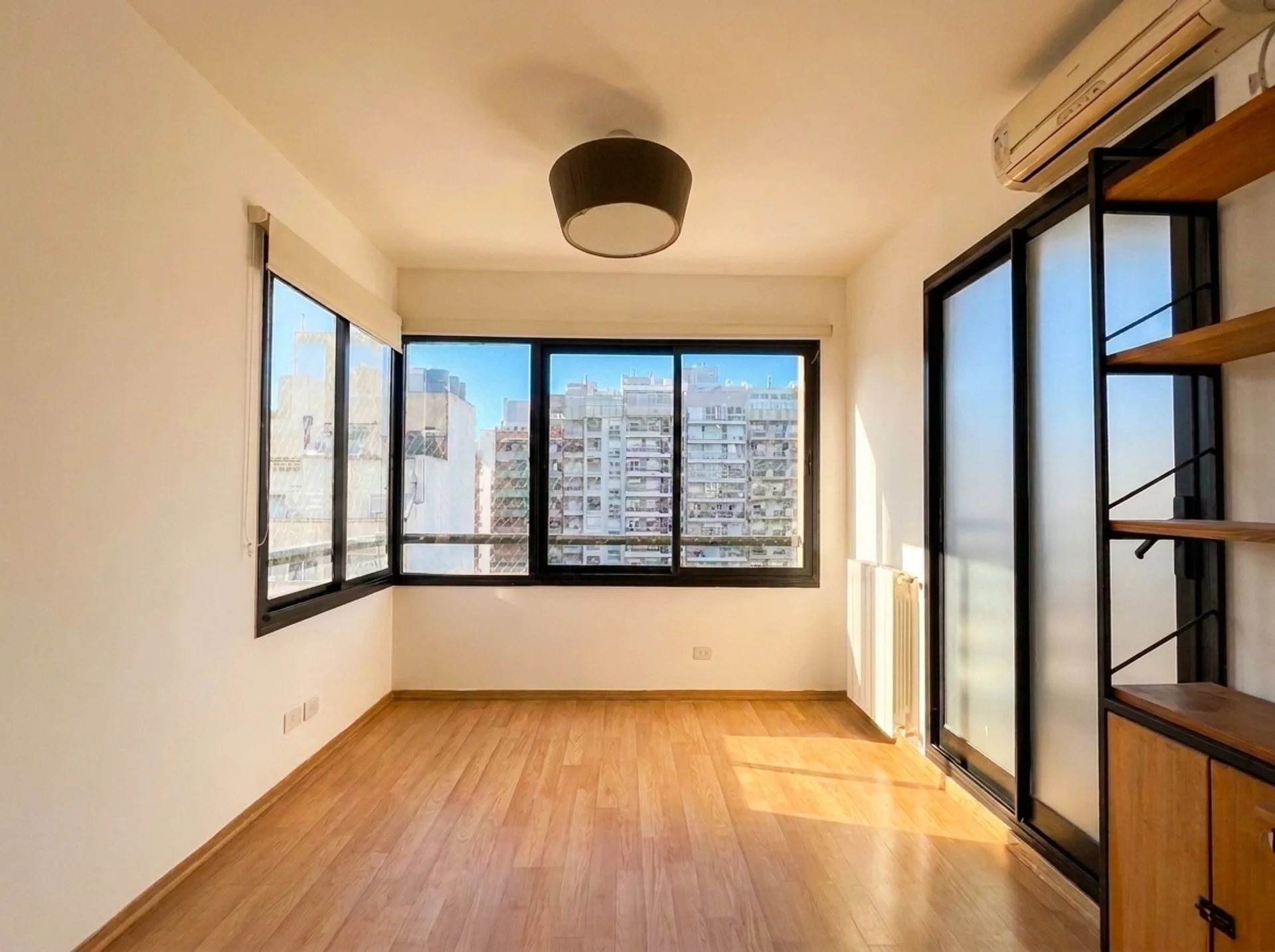 Departamento venta 3 amb c/ cochera Villa Urquiza foto 3