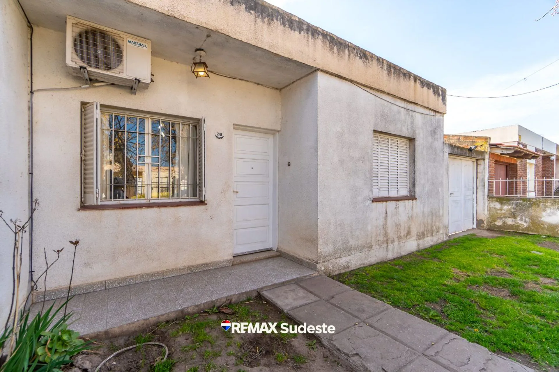 CASA 3 DORMITORIOS EN BARRIO LOS ALMENDROS foto 3
