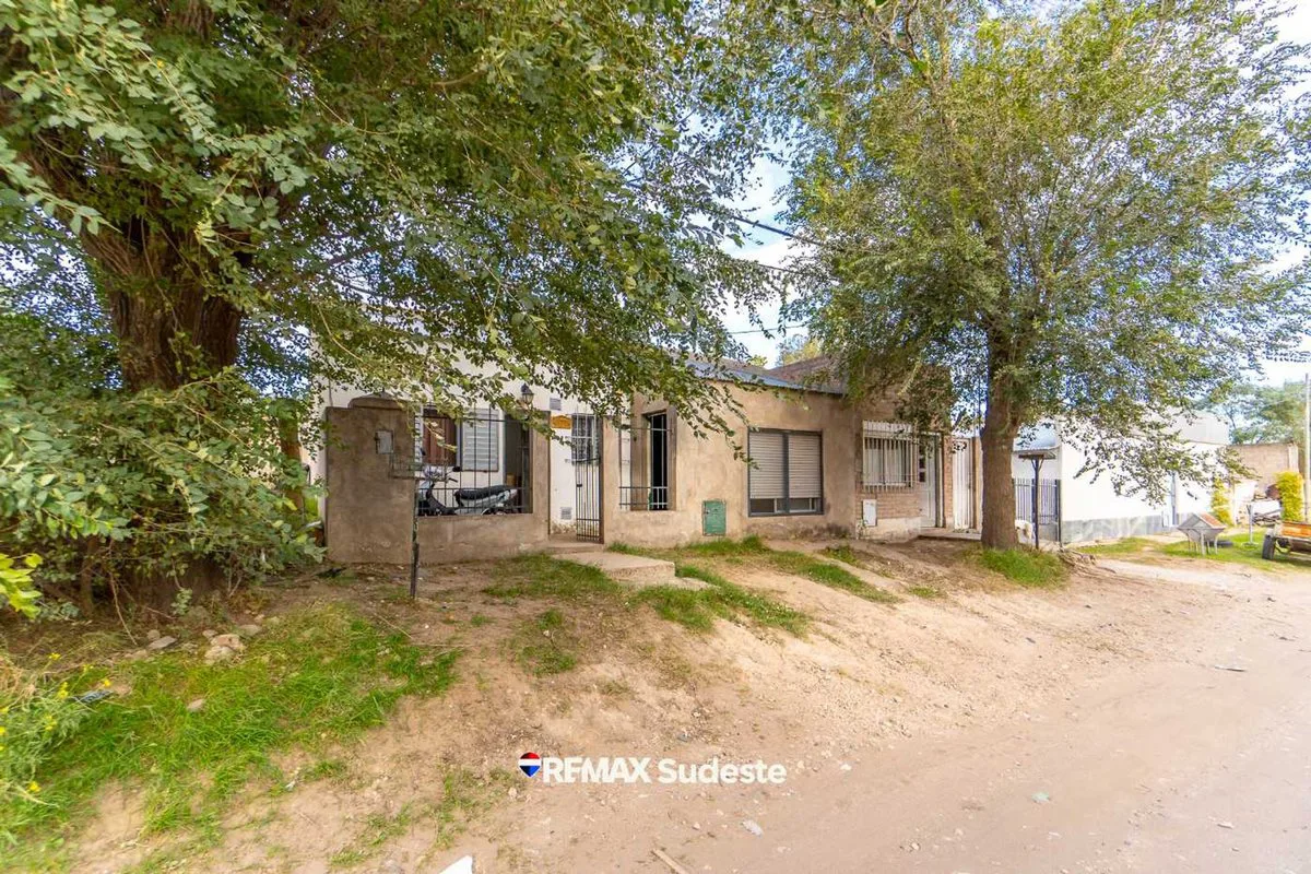 2 CASAS EN VENTA - BARRIO GRUMBEIN foto 2