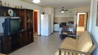 DEPARTAMENTO UBICADO EN PLENO CENTRO. CON COHERA. PISCINA. QUINCHO. ASADORES. PARA 6 PERSONAS foto 1