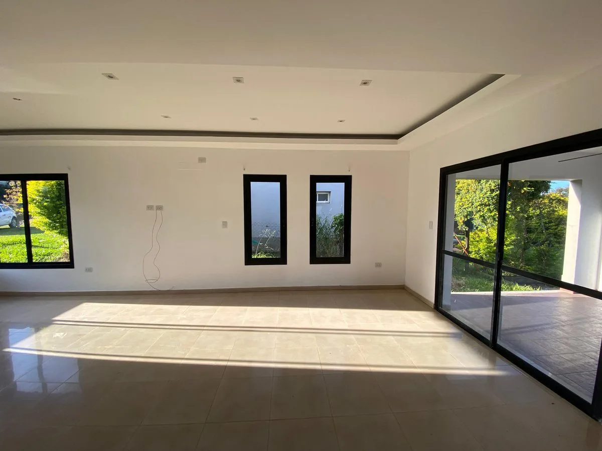 VENTA CASA COUNTRY LOMALINDA 3 DORMITORIOS C/PILET foto 4
