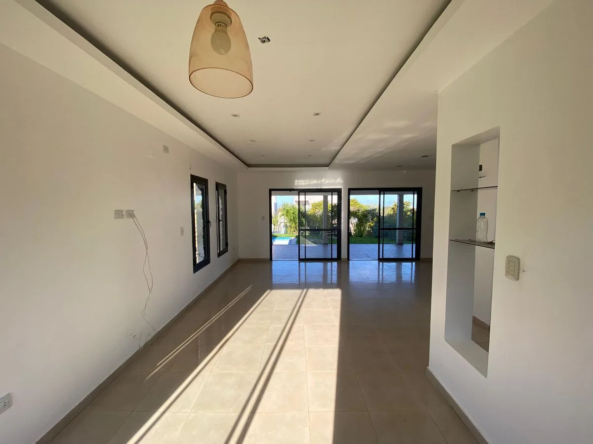 VENTA CASA COUNTRY LOMALINDA 3 DORMITORIOS C/PILET foto 5