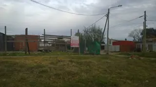 Lote sobre esquina, con Planos. foto 2