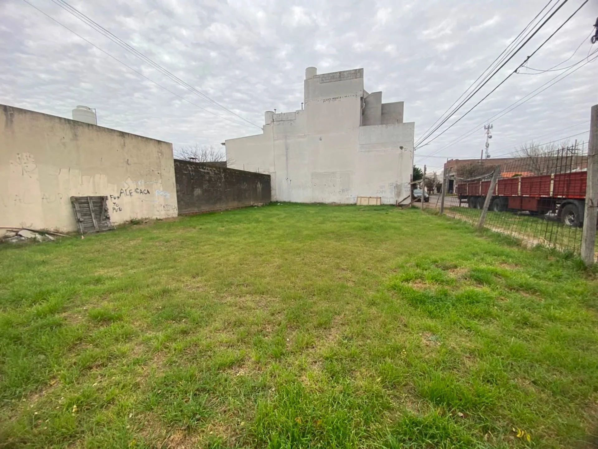 LOTE EN ESQUINA - Falcon esquina Montevideo foto 5
