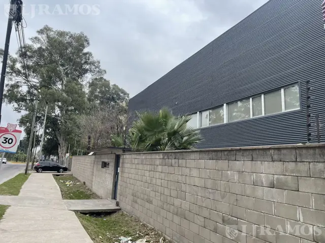 Depósito en El Talar
