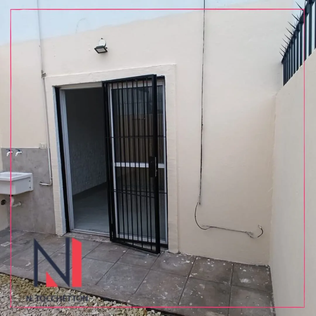 Venta depto monoamb con patio y entrada de auto foto 4