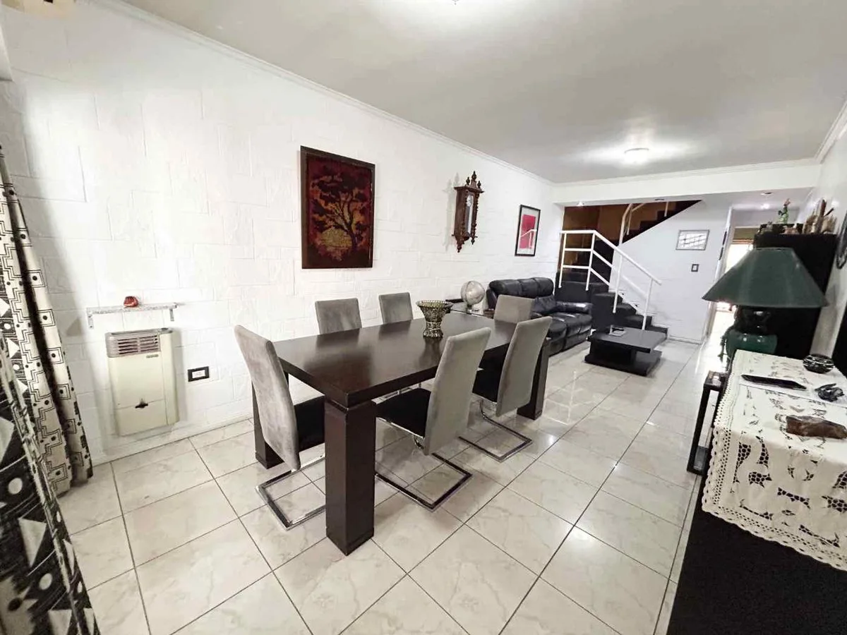 CASA Triplex 5 AMB VENTA PARQUE PATRICIOS COCHERA foto 2