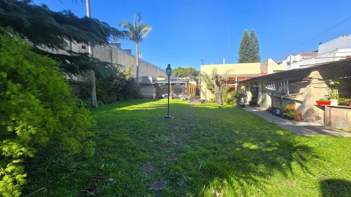 VENTA CASA MONTE CASTRO DOBLE LOTE FONDO LIBRE foto 3