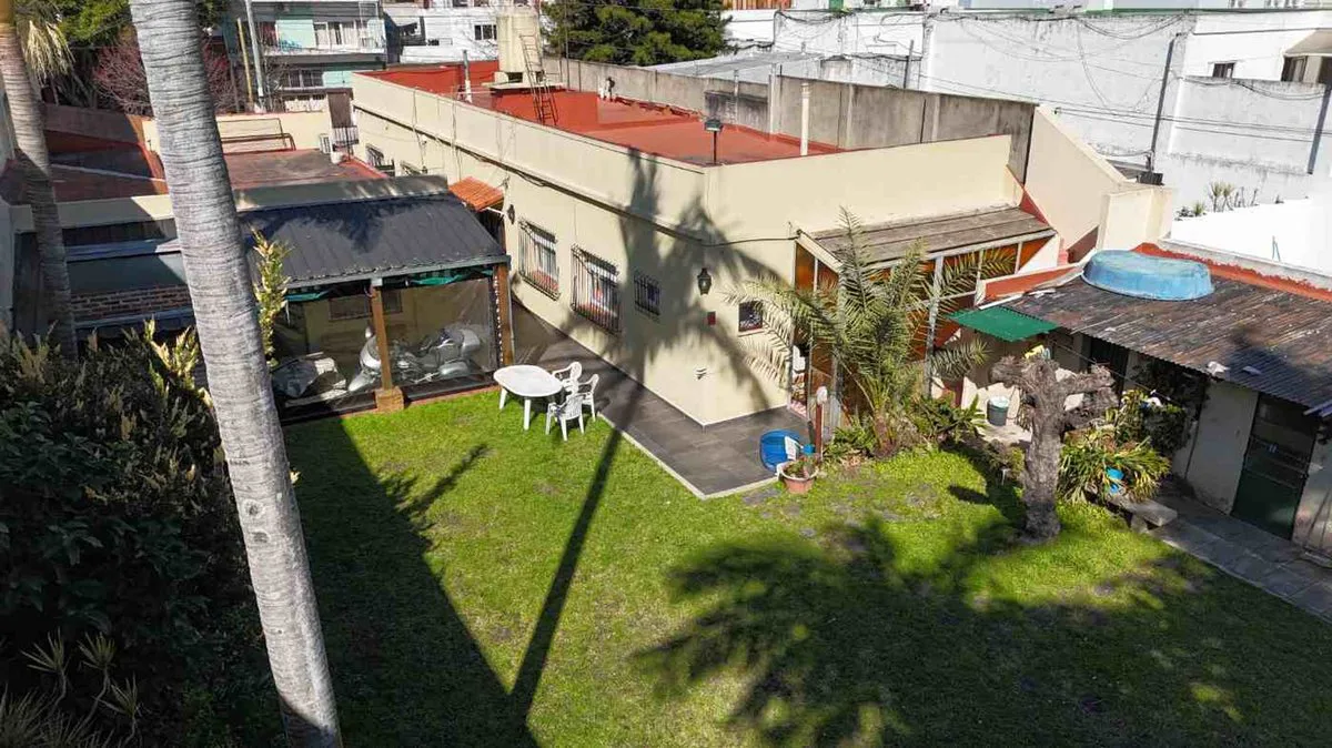 VENTA CASA MONTE CASTRO DOBLE LOTE FONDO LIBRE foto 4