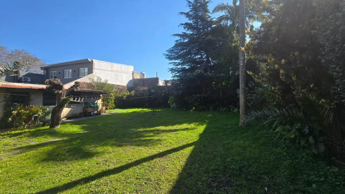 VENTA CASA MONTE CASTRO DOBLE LOTE FONDO LIBRE foto 5