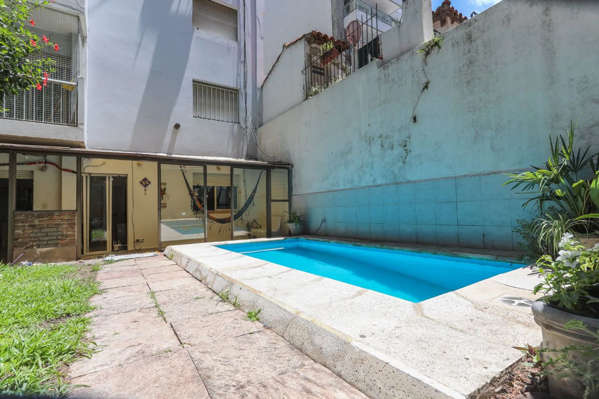 Venta departamento 4 ambientes/pileta propia. foto 5