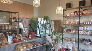 VENTA EN BLOCK DOS LOCALES MAS VIVIENDA. LANUS ESTE foto 4