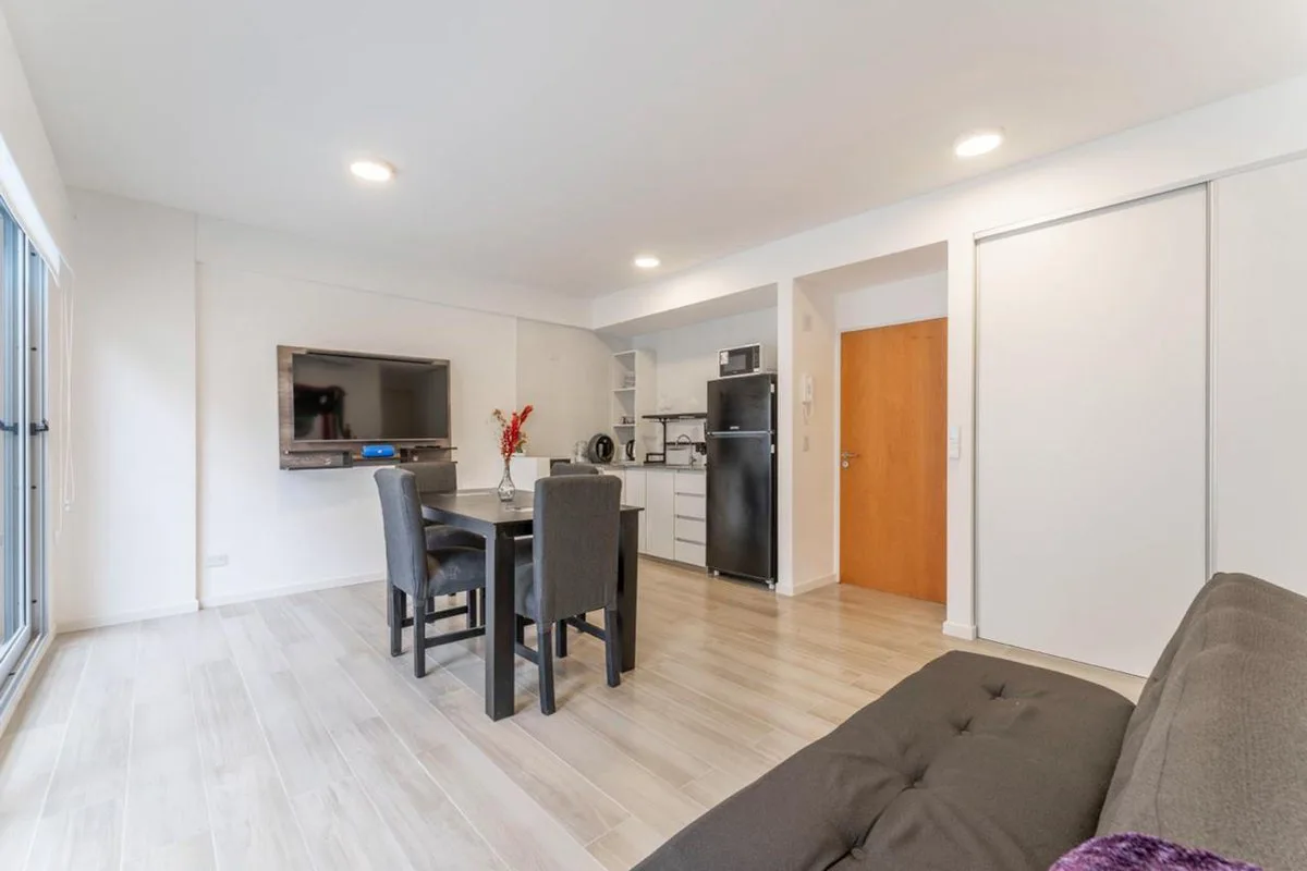 Departamento 2 Amb Venta Almagro con balcon foto 2