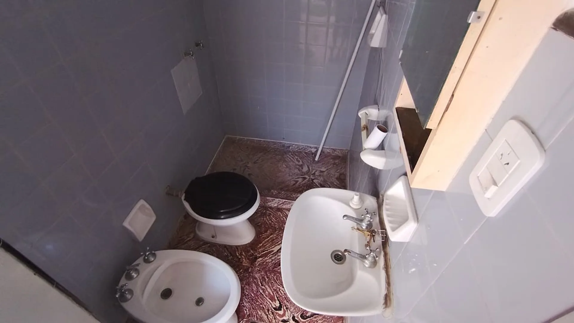 CASA 3 DORMIS VENTA PARQUE FIELD JARDIN COCHERA foto 4