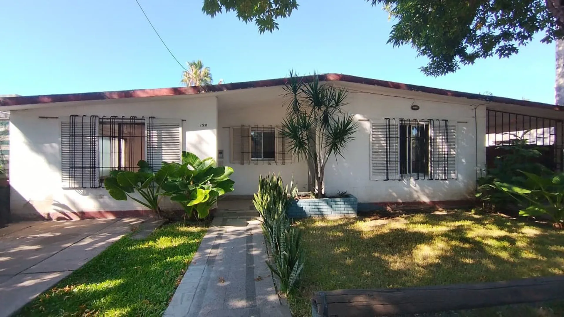 CASA 3 DORMIS VENTA PARQUE FIELD JARDIN COCHERA foto 5