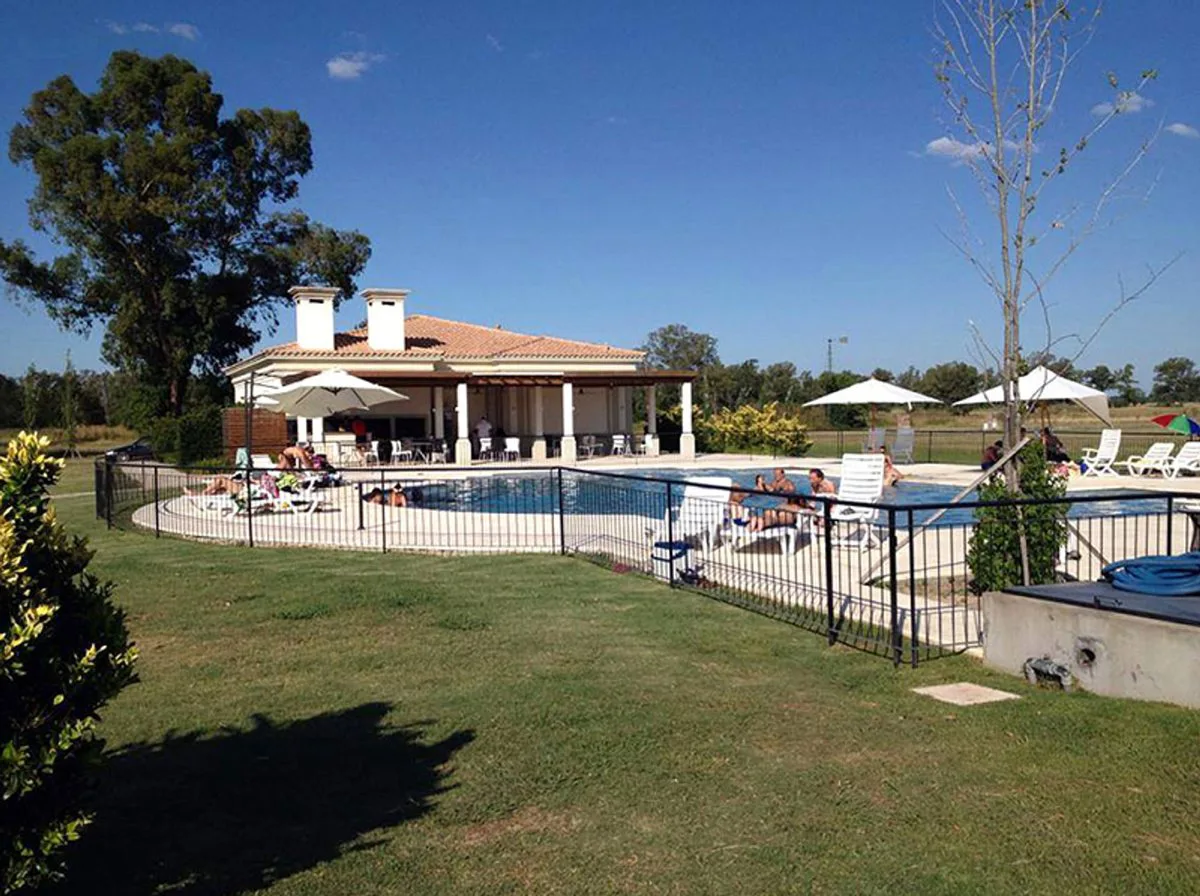 LOTE EN VENTA EN PINARES COUNTRY CLUB foto 2