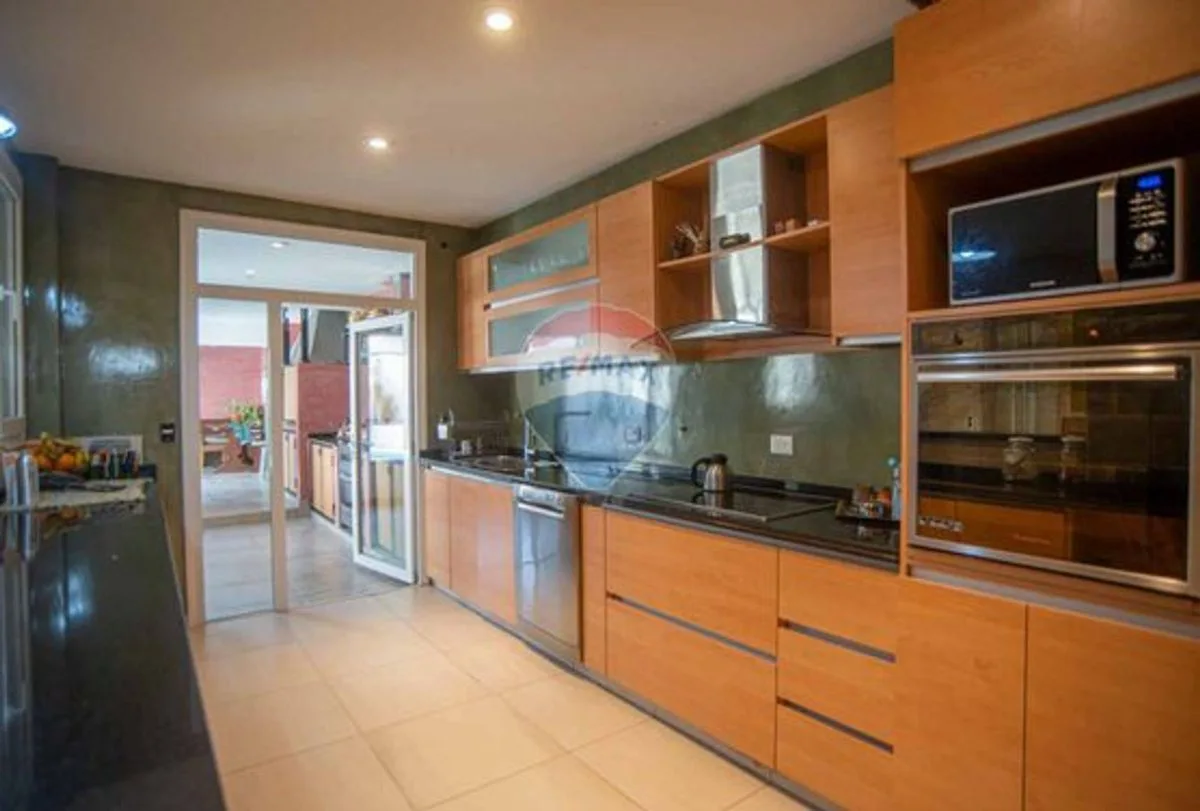 VENTA CASA 4 AMB EN OLIVOS CON PILETA Y QUINCHO foto 5
