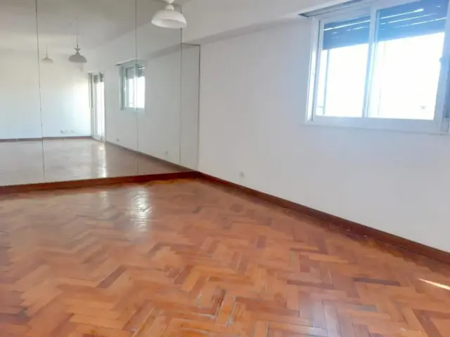 DEPARTAMENTO DE 4 AMBIENTES CON DEPENDENCIA EN PISO 13