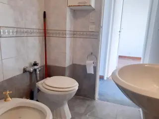 DEPARTAMENTO DE 4 AMBIENTES CON DEPENDENCIA EN PISO 13 foto 3