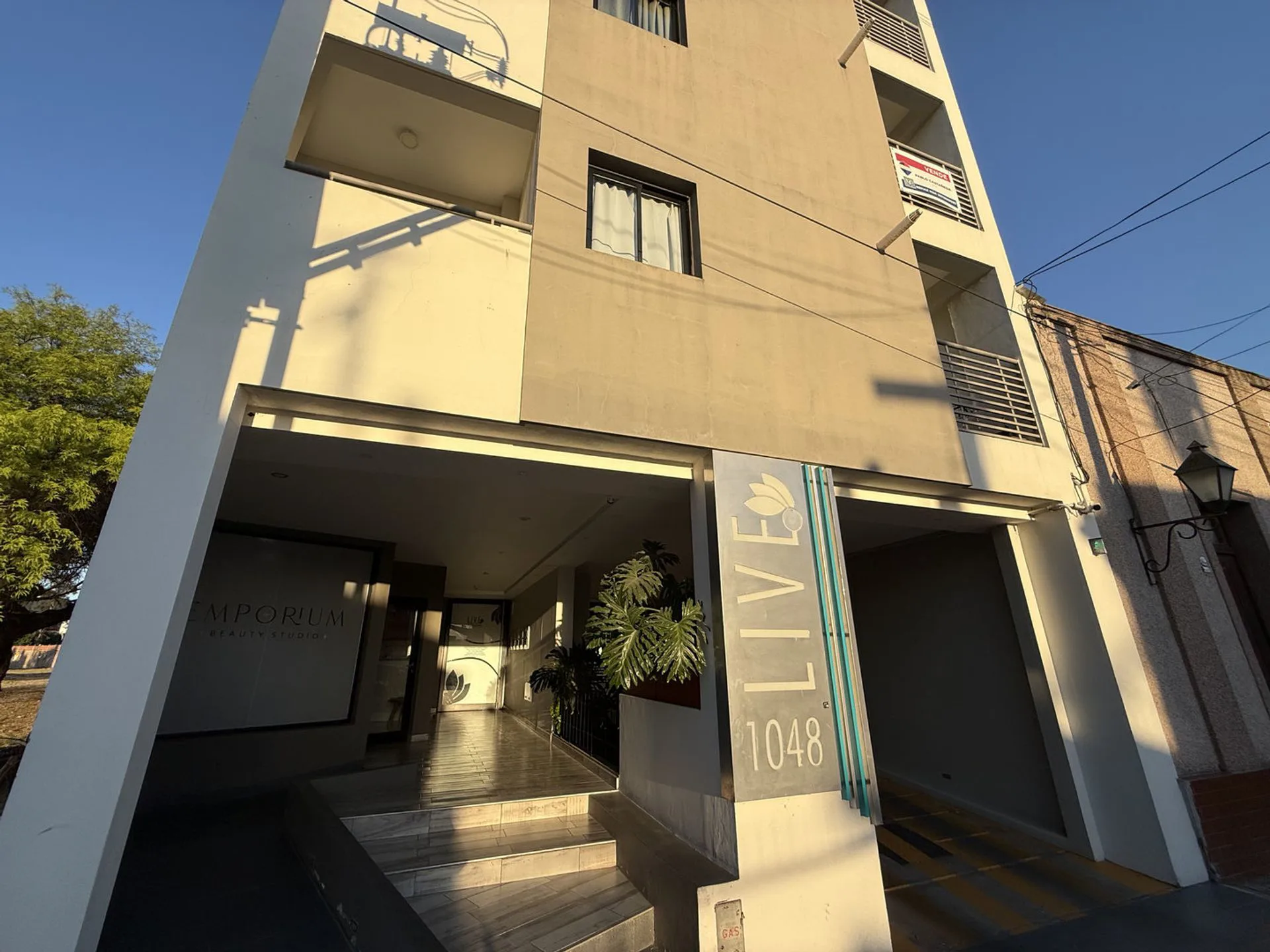 Venta departamento macro centro balcones y pileta foto 2