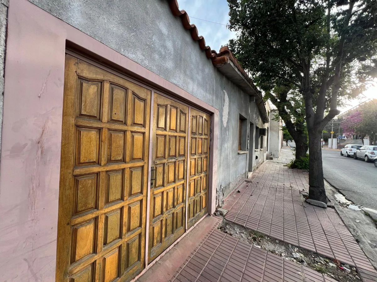 SE VENDE CASA 4 AMBIENTES ZURITA ANTES DE CASEROS foto 2