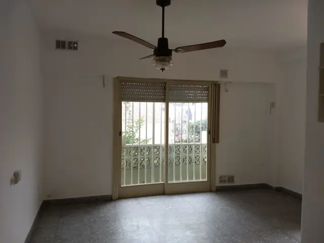 DTO 2 AMBIENTES CON PATIO (GENERAL PICO 1074) C.MADERO