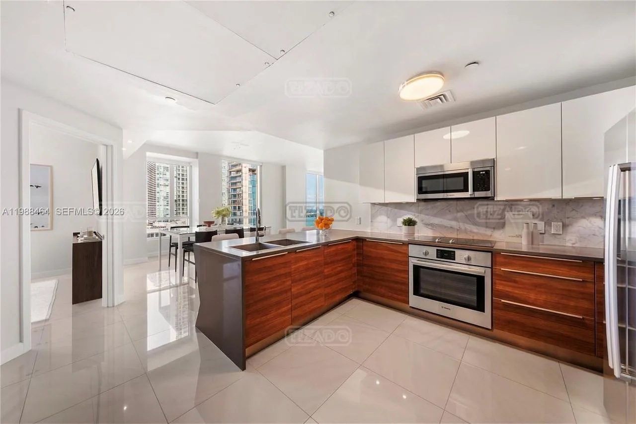 601 NE 27th St 600 foto 3
