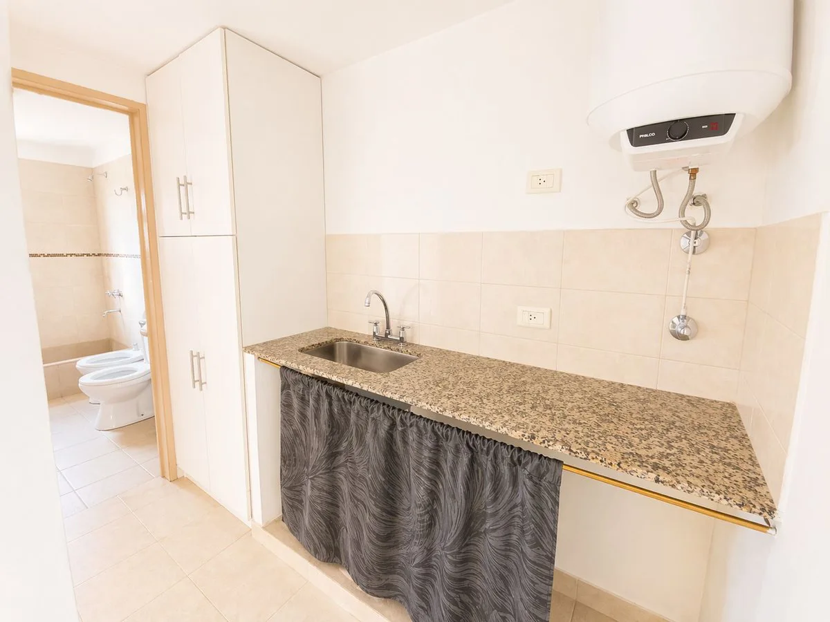 DEPTO 2 AMB EN VENTA EN CASEROS C/BALCON APTO CRED foto 5