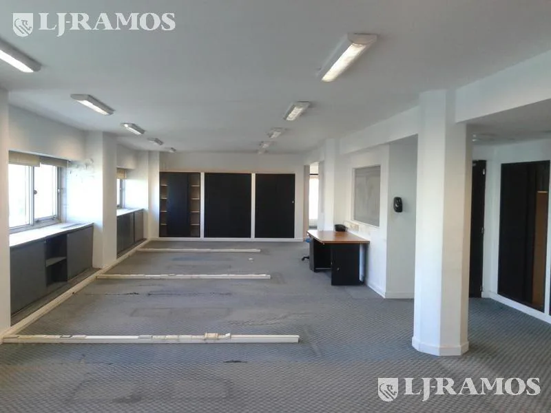 Alquiler de oficina de 260 m2 en San Telmo foto 2