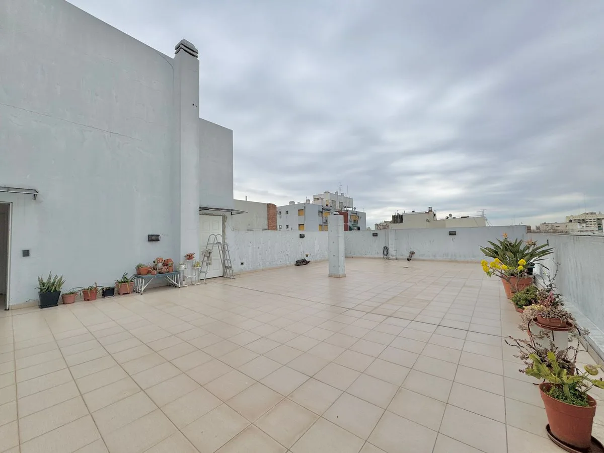 VENTA DPTO EN FLORES 6AMB 2COCH FULL AMNTS Y DPNDC foto 3