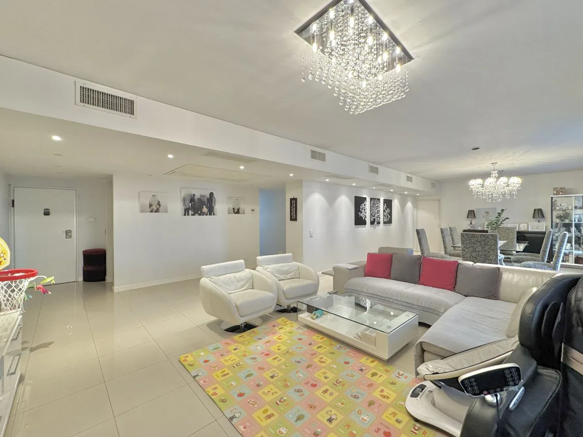 VENTA DPTO EN FLORES 6AMB 2COCH FULL AMNTS Y DPNDC foto 4