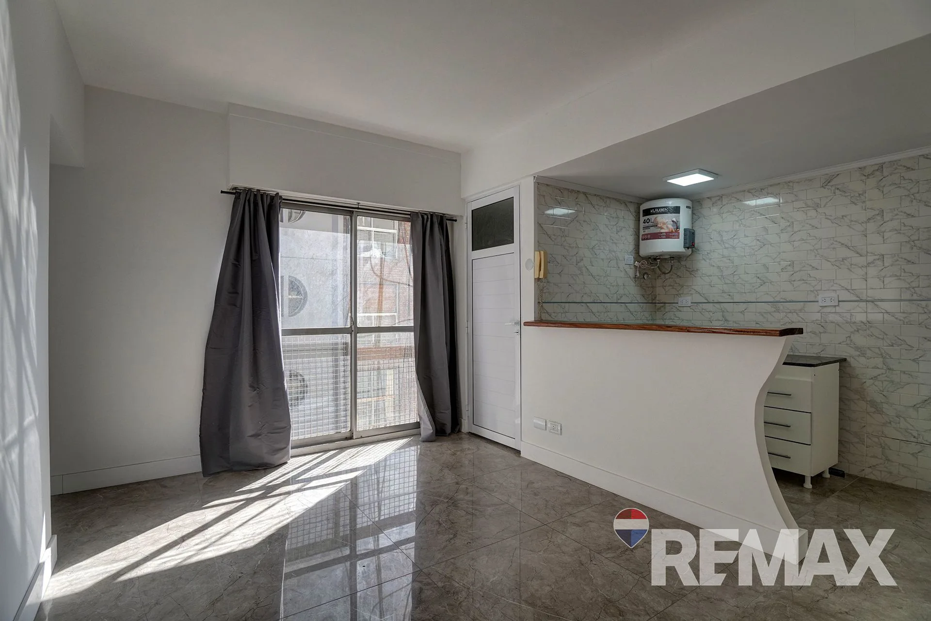 VENTA 2AMB C/ TOILETTE ,BALCON FRANCES,REF A NUEVO foto 2