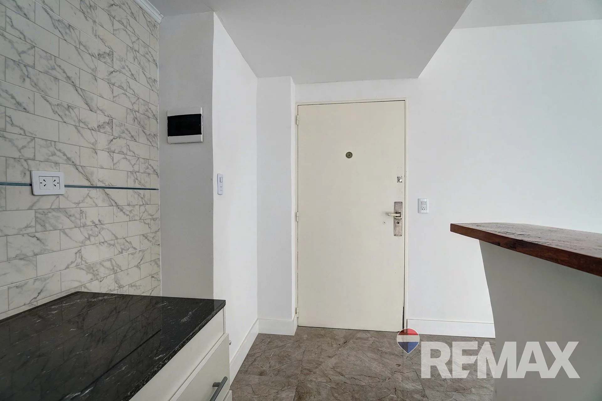VENTA 2AMB C/ TOILETTE ,BALCON FRANCES,REF A NUEVO foto 3