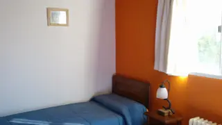 Chalet de 3 ambientes en  Mar Azul a 6 cuadras de Playa. foto 5