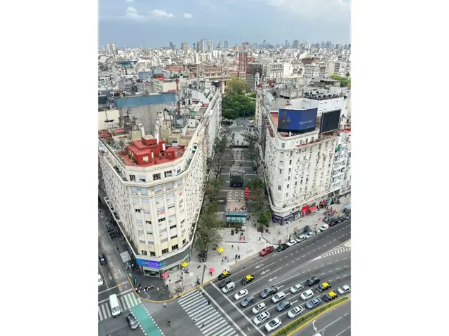 Oficina, a metros del Obelisco, Edificio histórico