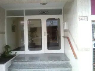 SAN BERNARDO : Alquiler MONOAMBIENTE . EXCELENTE UBICACION sobre Chiozza (peatonal) a 1 cdra de la PLAYA. foto 5