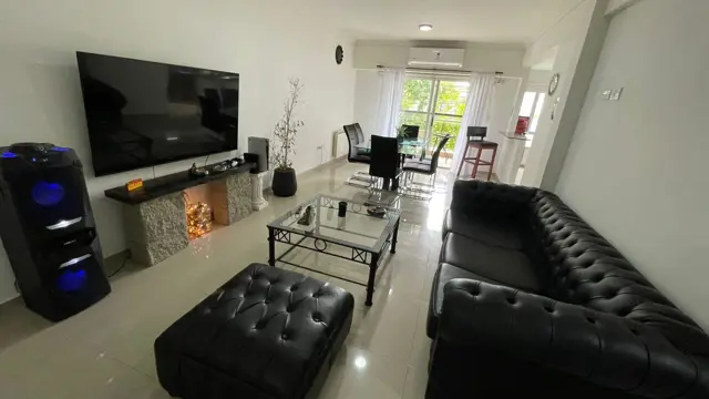 Venta Departamento 4 ambientes con Patio y Cochera