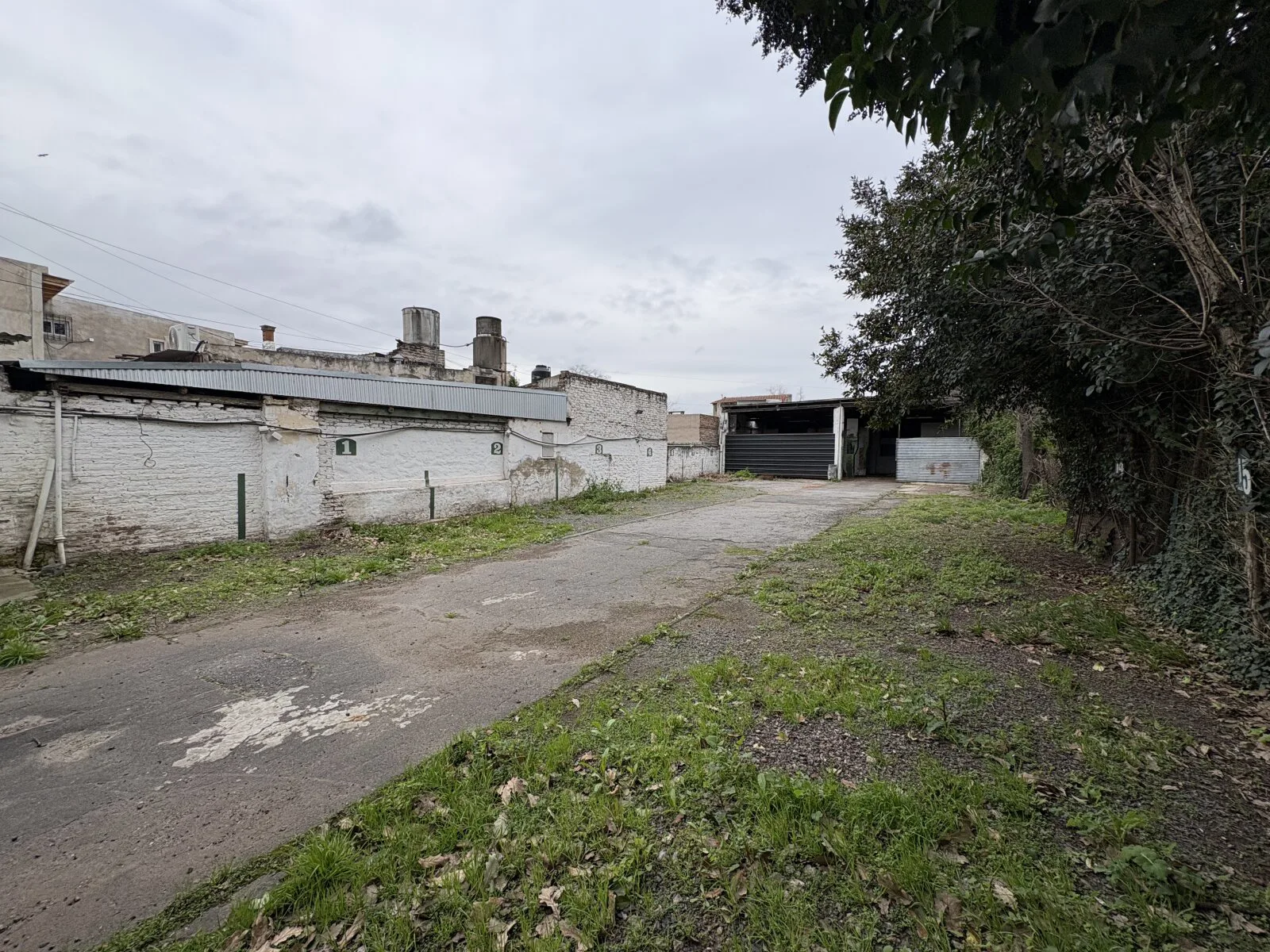 Galpón Sobre Lote de 535m2 en Excelente Ubicación foto 2