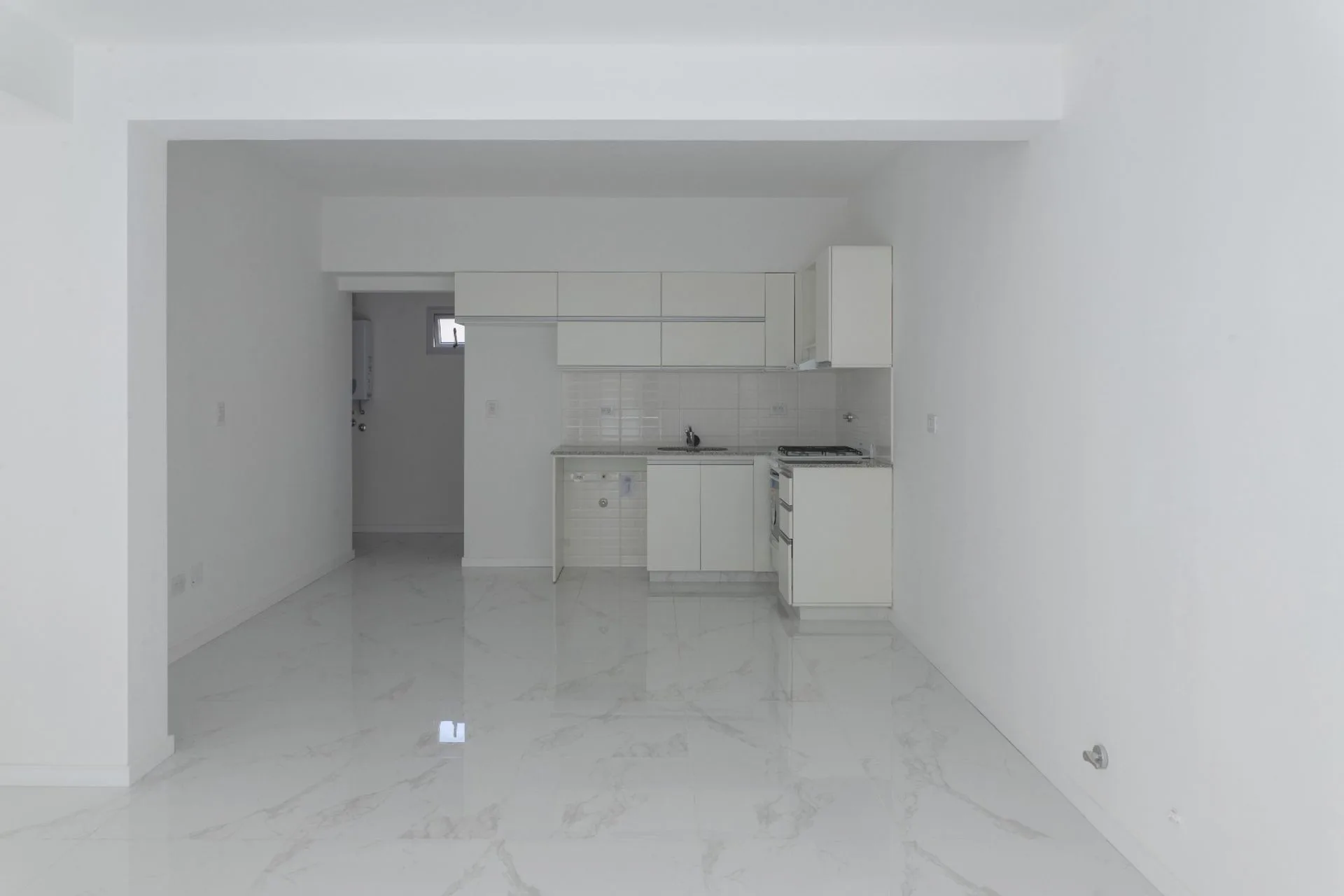 VENTA MONOAMBIENTE CON BALCÓN CENTRO INVERSIÓN foto 2