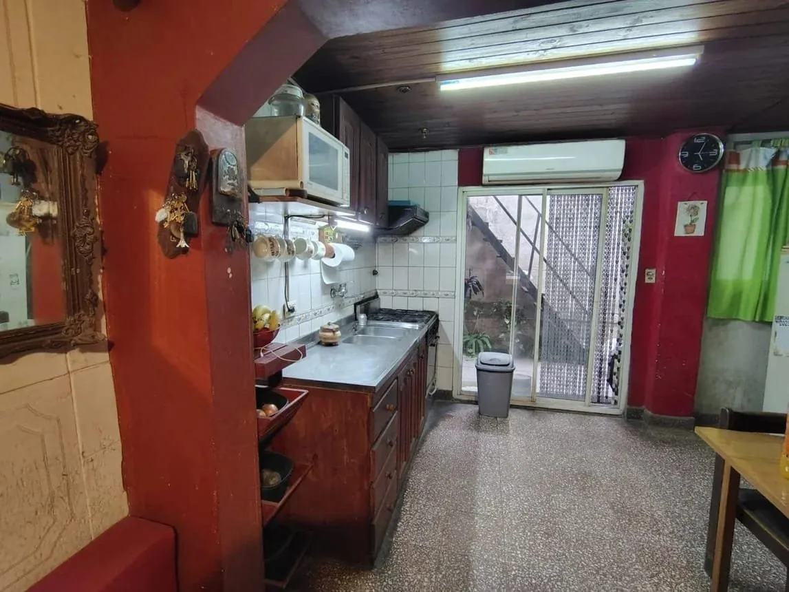 CASA 4 AMB, LOTE PROPIO - VENTA DIRECTA - MORON foto 3