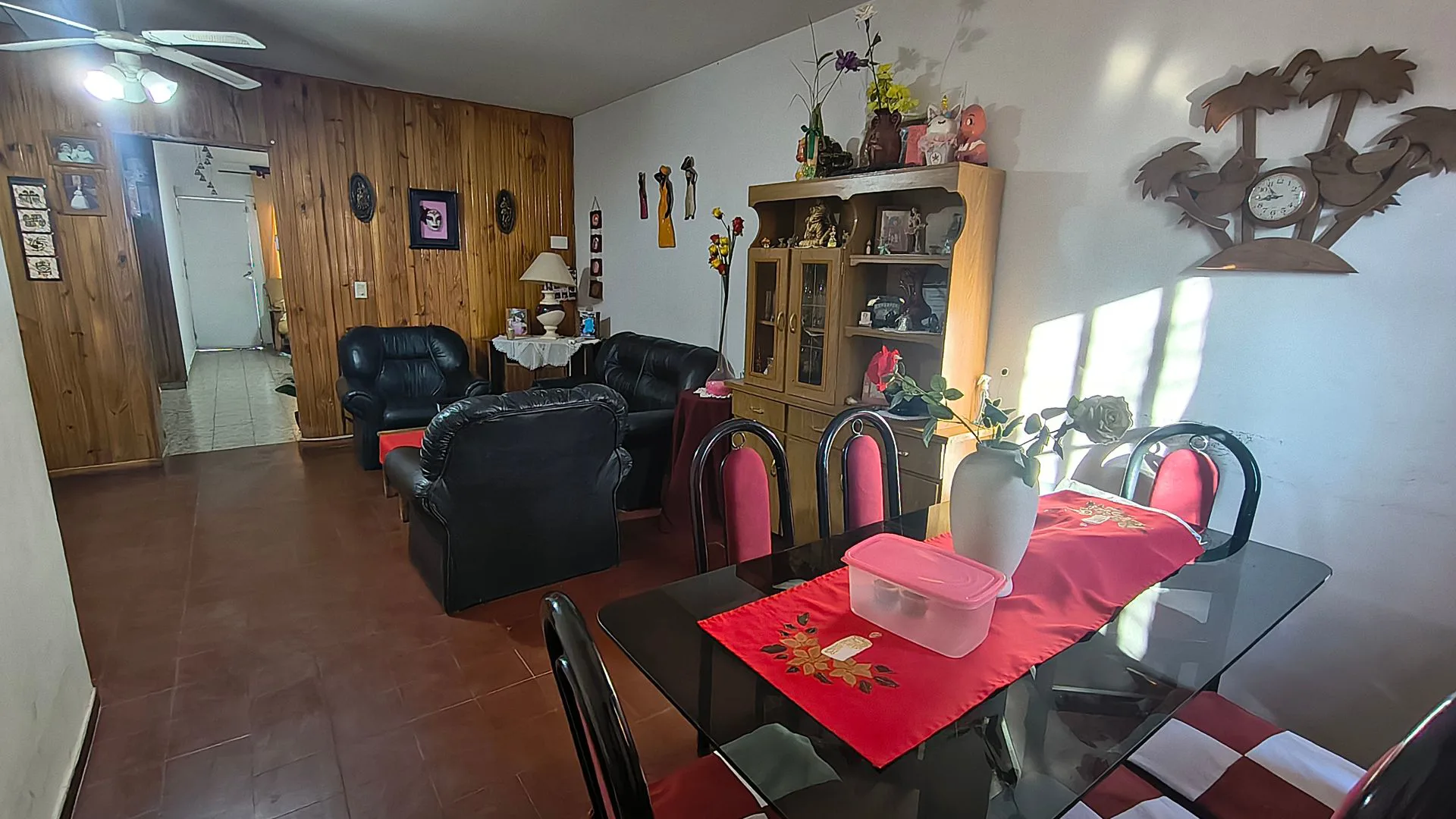 VENTA CASA 4 DORM. B° LOS TAMARINDOS. CHIMBAS foto 2