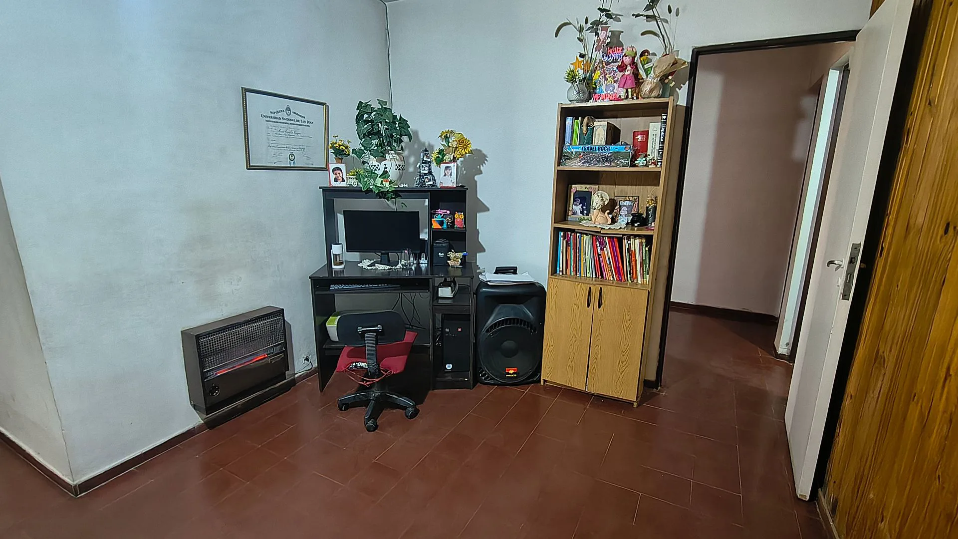 VENTA CASA 4 DORM. B° LOS TAMARINDOS. CHIMBAS foto 3